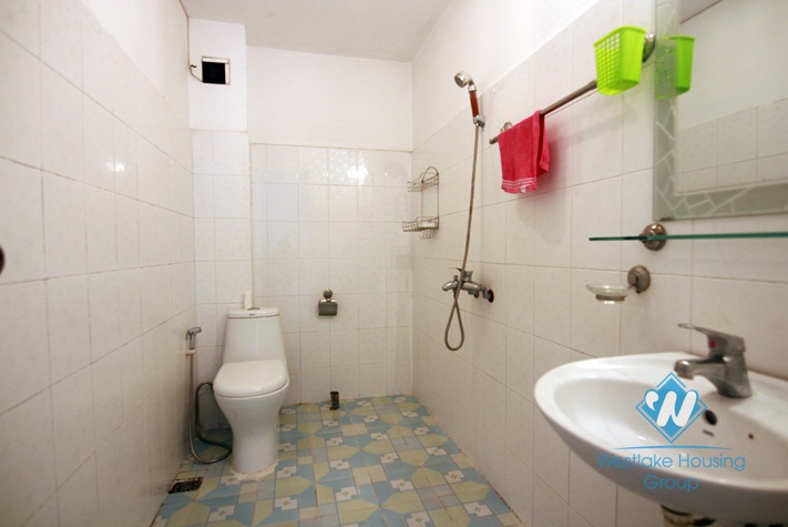 Cheap three bedrooms house for rent in Nghi Tam street, Tay Ho, Ha Noi